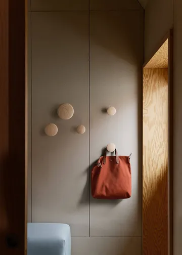 The Dots 衣钩 5件装 - 橡木 - Muuto