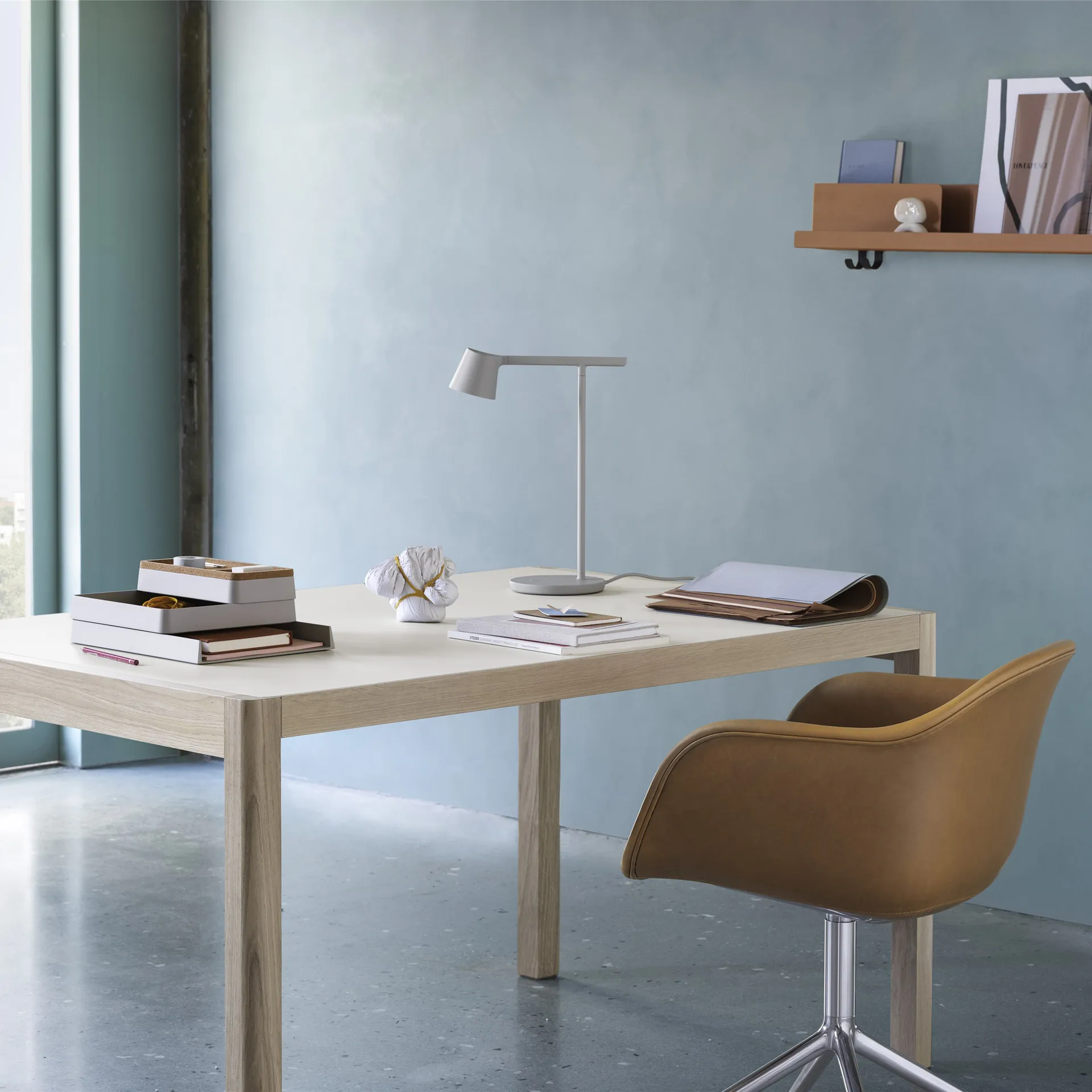 Tip 台灯, 灰色 Muuto