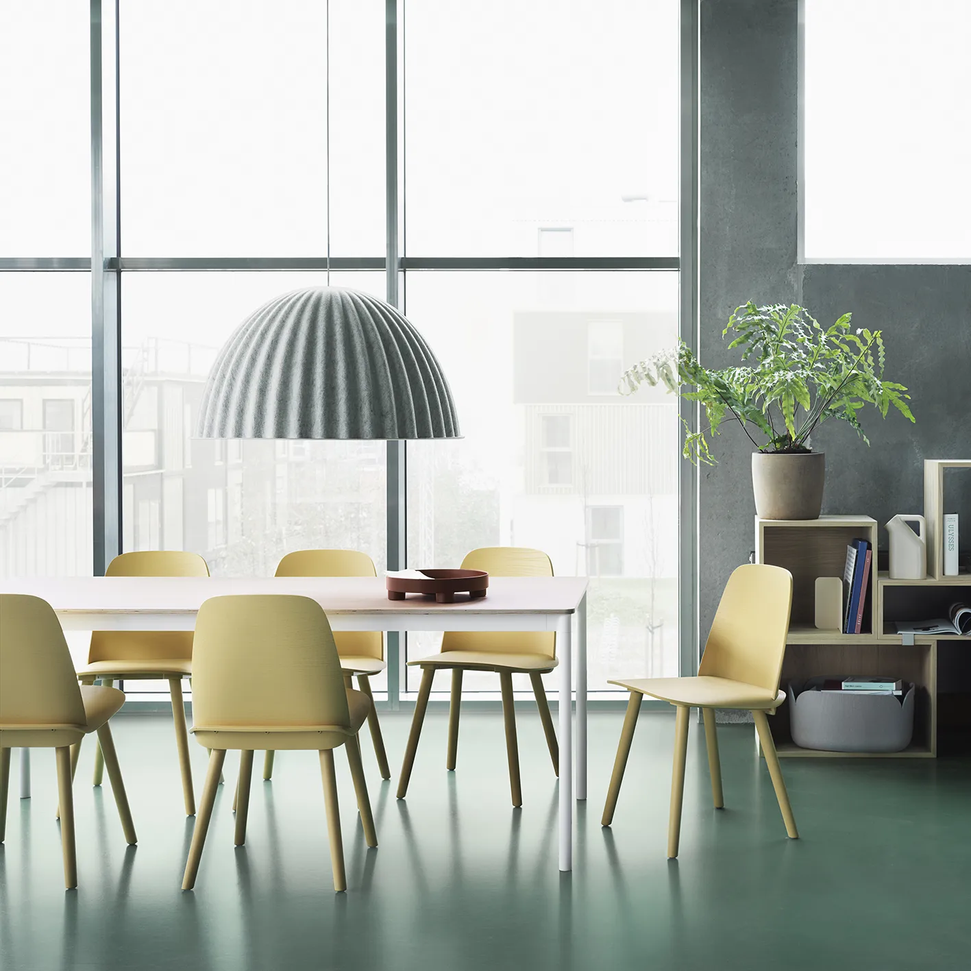 Under the Bell吸顶灯Ø82cm, 混白色 Muuto