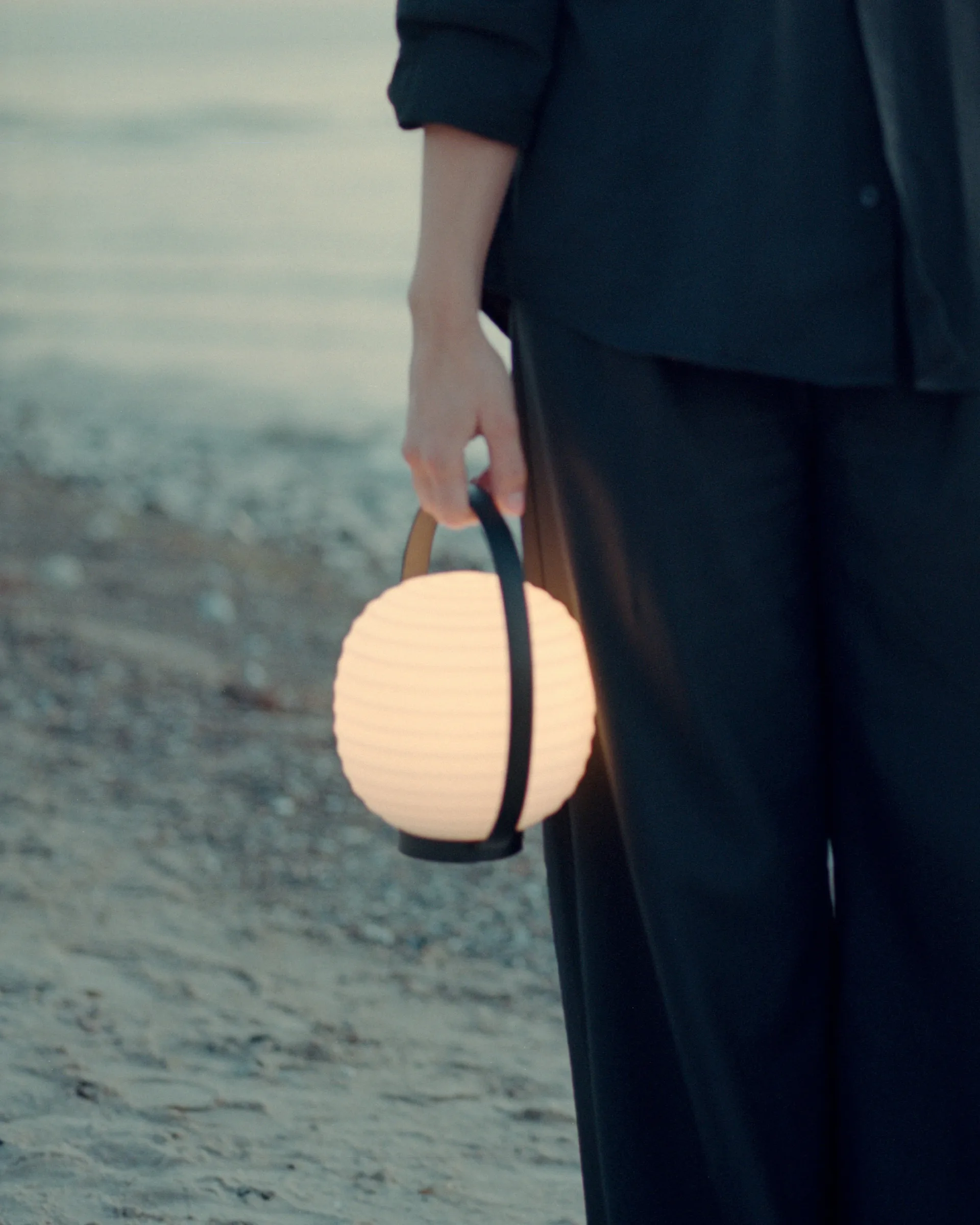 Lantern_便携式台灯_23x18cm, 黑色 New Works