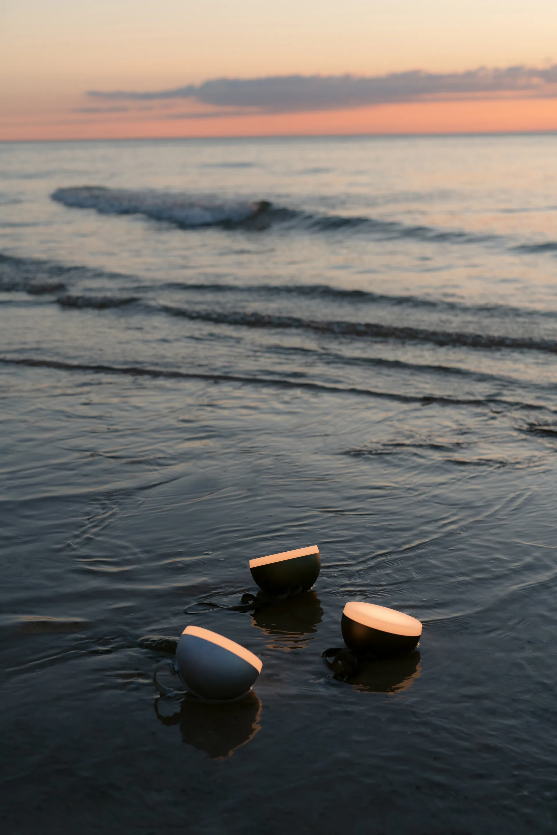 Sphere 便携 灯, 暖灰色 New Works