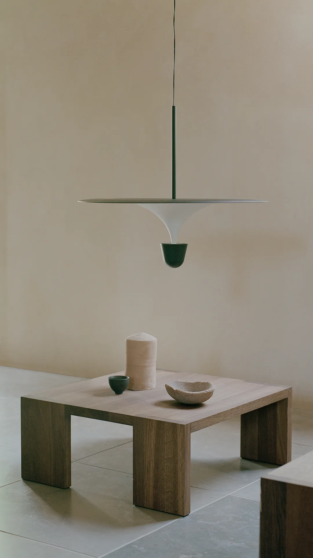 Tennon 咖啡桌, Fumed 自然木色, 61x61 cm New Works