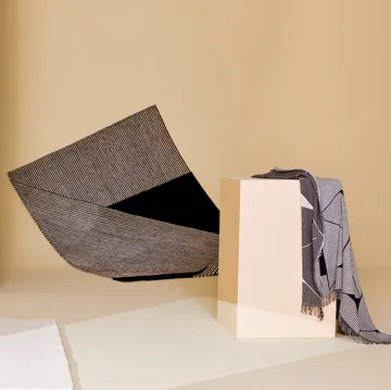 条纹黑色羊毛地毯 - 170x240cm - NJRD
