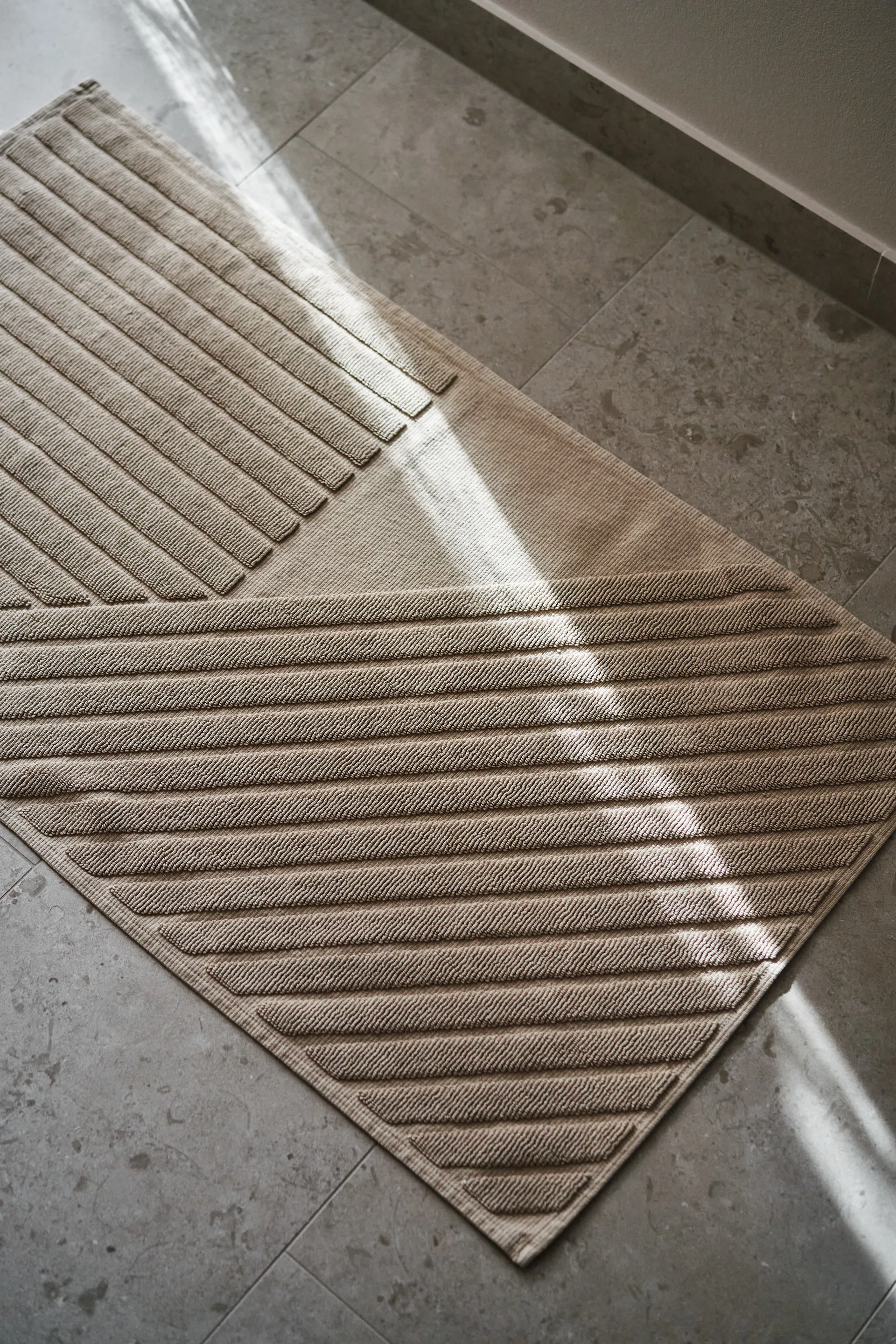 条纹浴室地垫50x90cm, 米色 NJRD