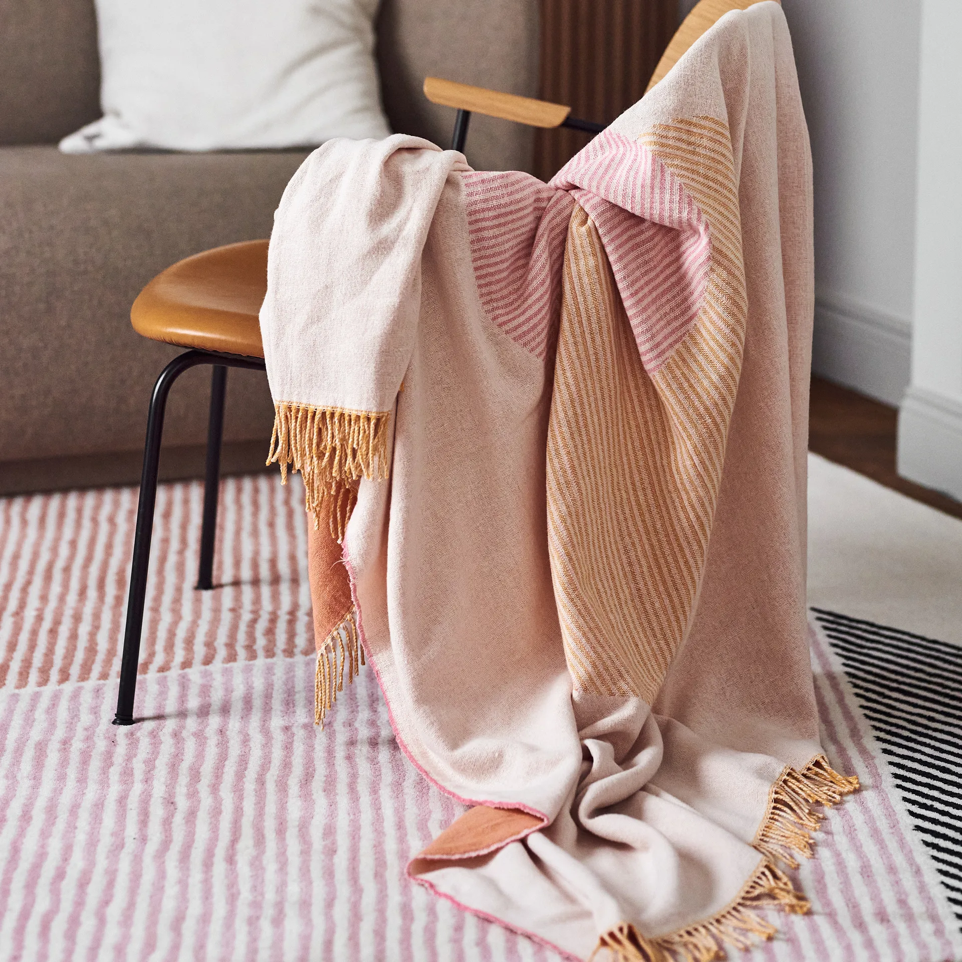 Circles 相交圆棉毯 130x185 cm, 天然白 NJRD