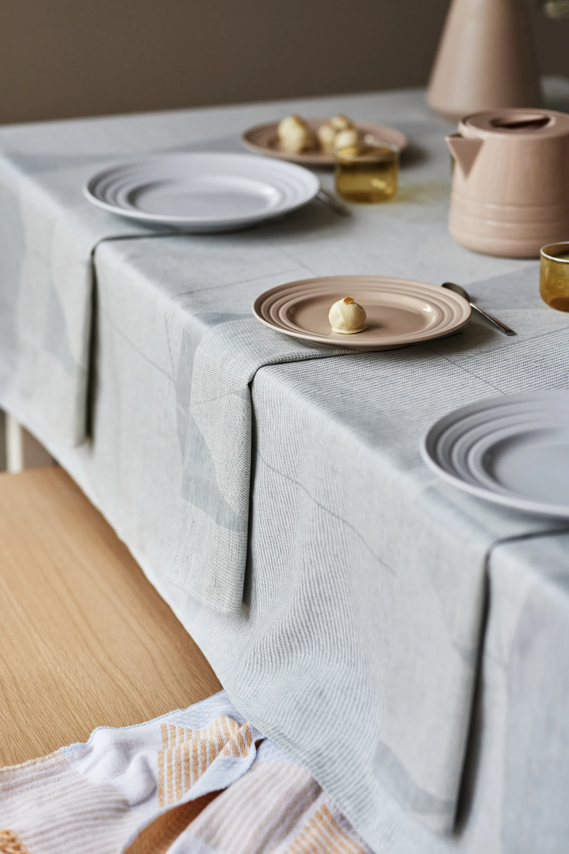 Geometric 极简风桌布 147x250 cm, 蓝色-白色 NJRD