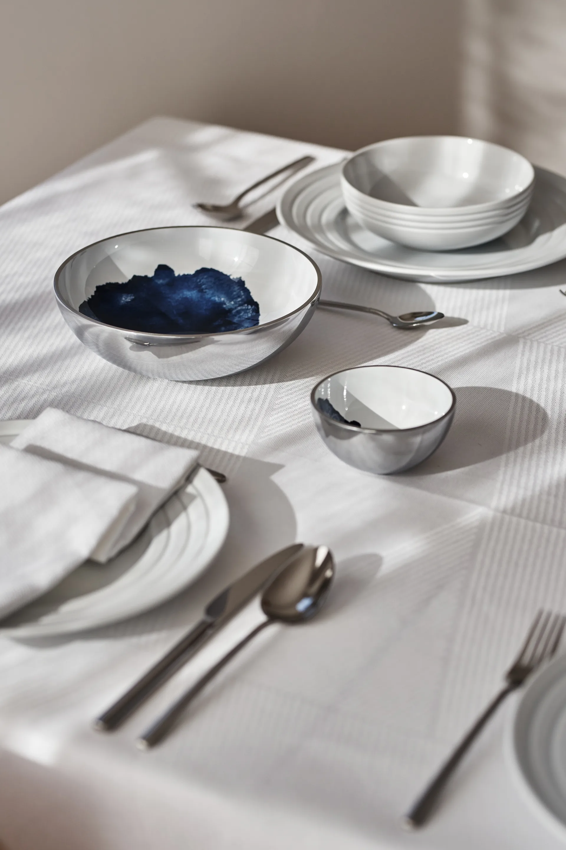 Geometric 极简风桌布 147x250 cm, 白色 NJRD