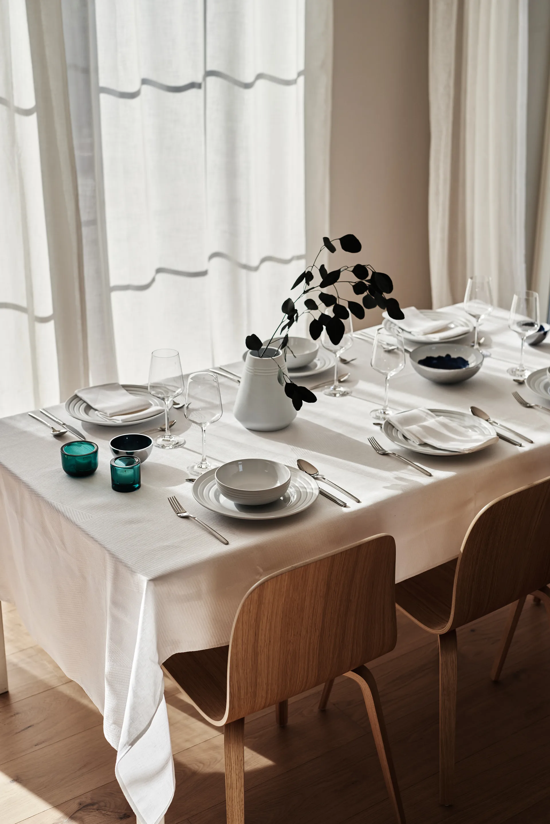 Geometric 极简风桌布 147x250 cm, 白色 NJRD