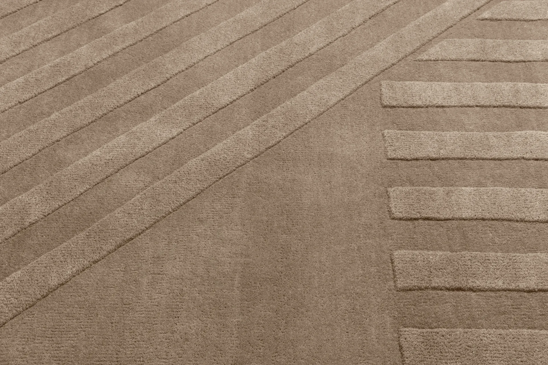 Levels Stripes 羊毛地毯, Taupe, 170x240 cm NJRD