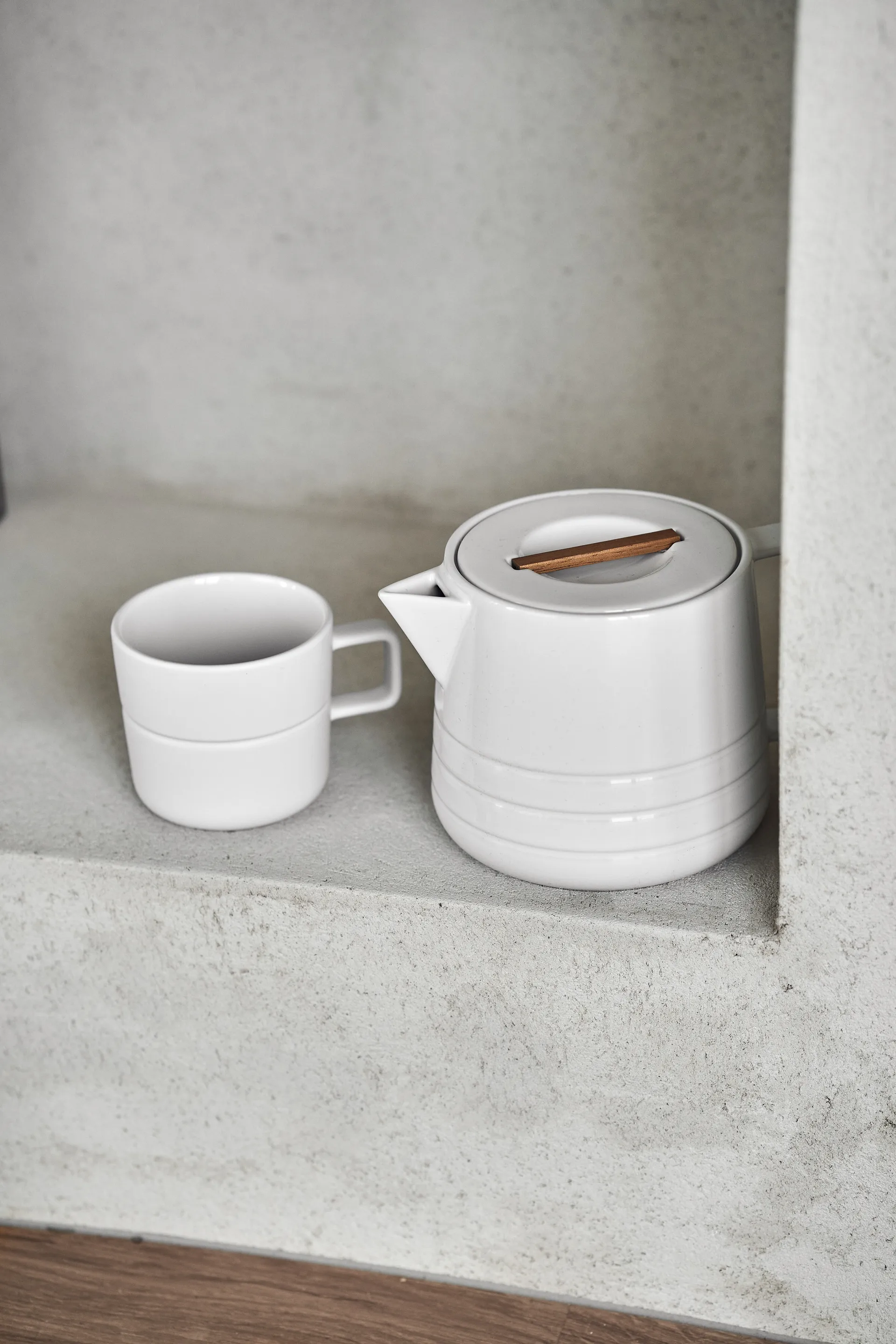 Lines 茶壶/瓷壶 1.5升, 白色 NJRD