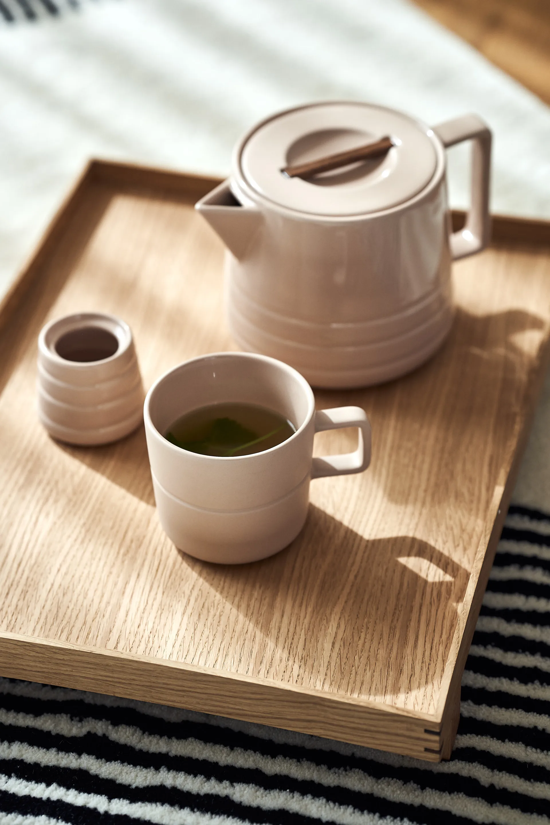 Lines 茶壶/瓷壶 1.5升, 米色 NJRD