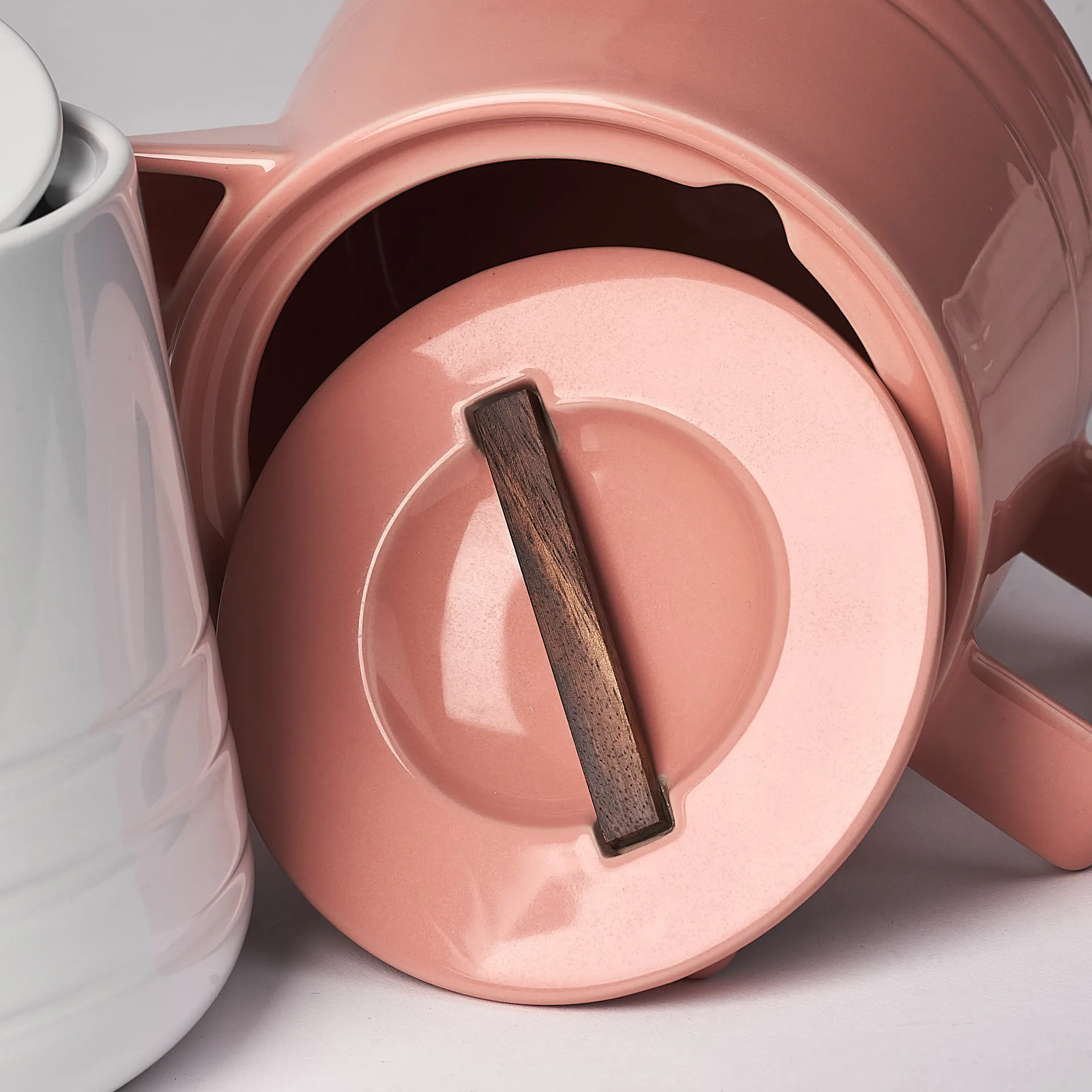 Lines 茶壶/瓷壶 1.5升, 粉色 NJRD