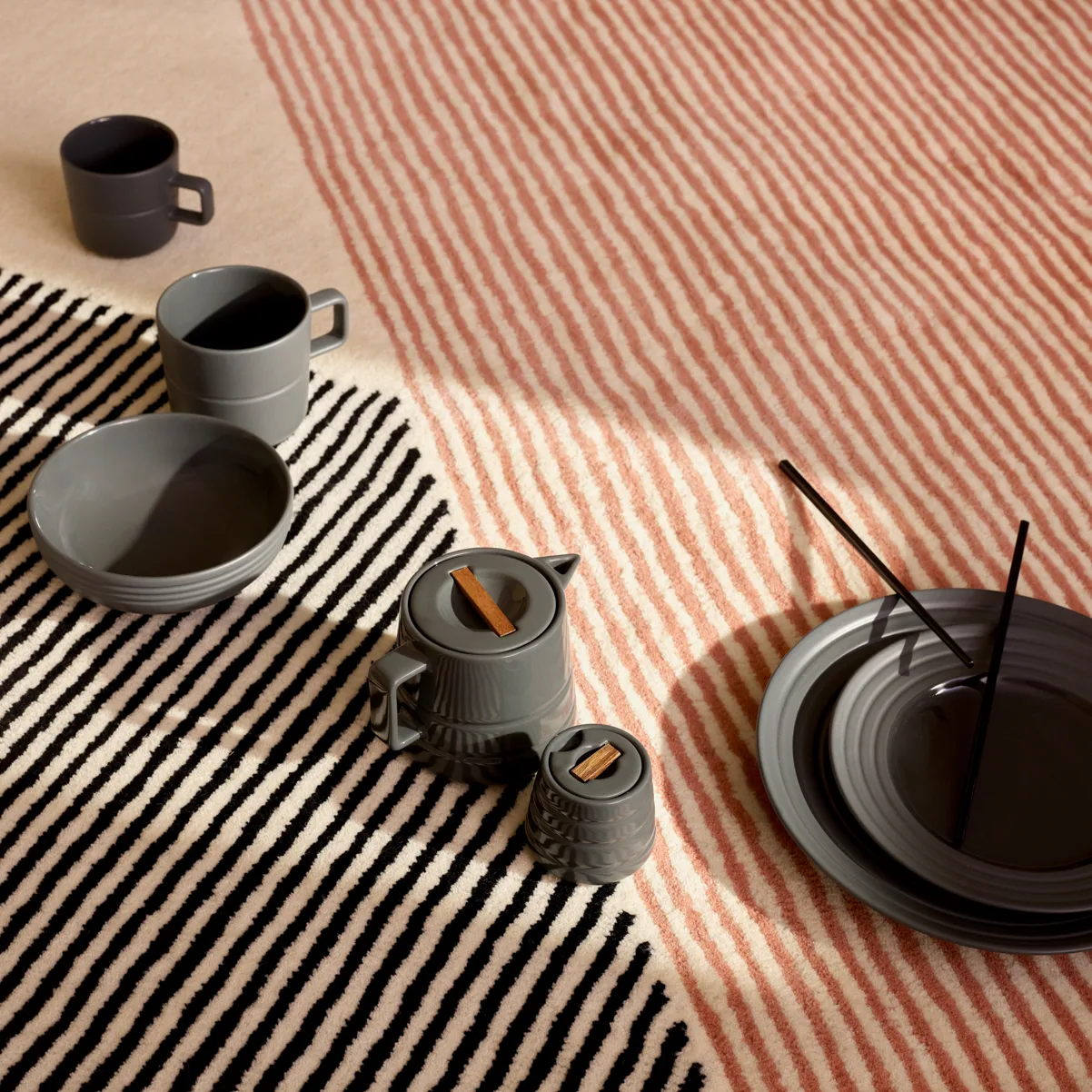 Lines 盘子 Ø27cm 六支装, 深灰色 NJRD