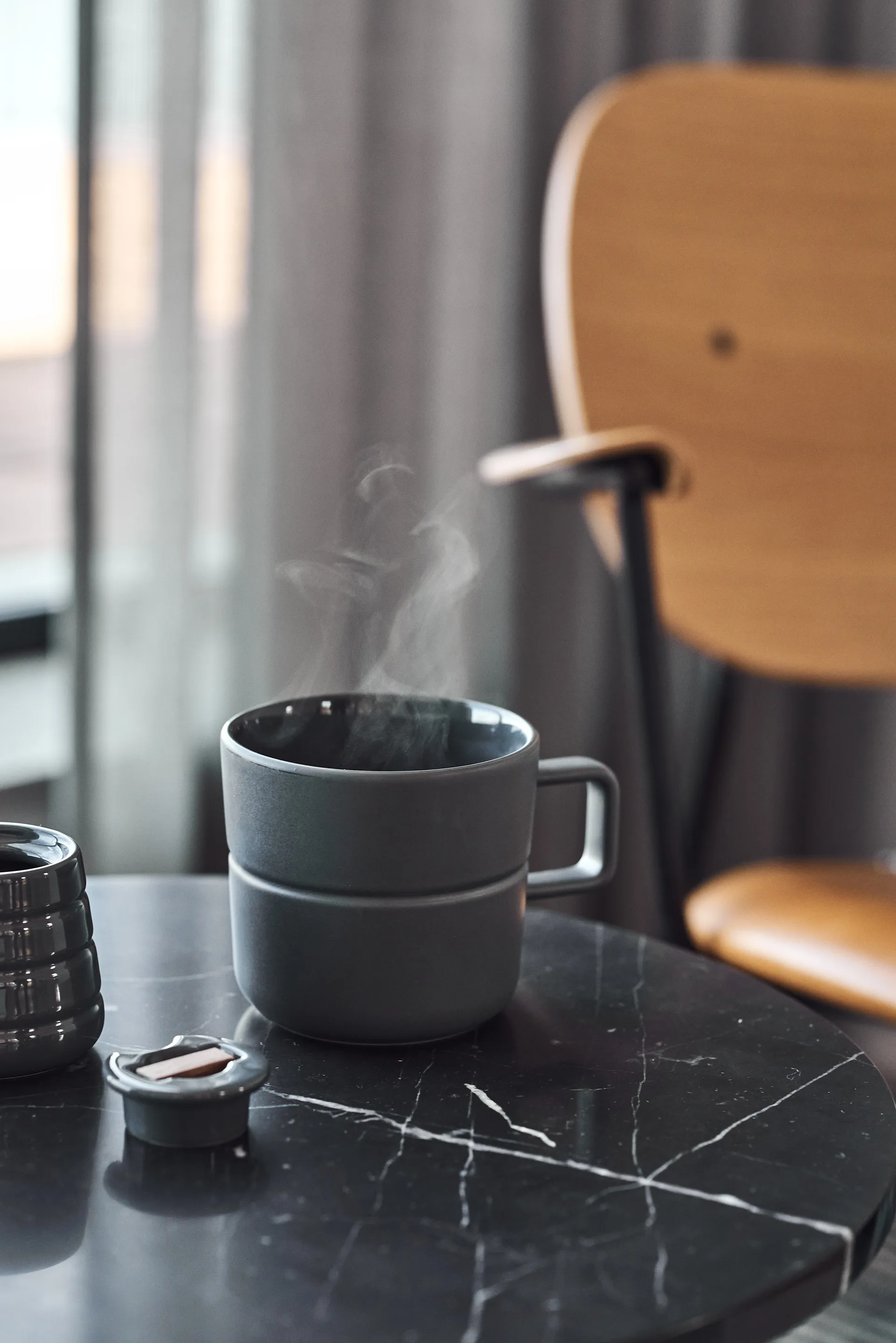 Lines 马克杯/瓷杯 50 cl 两件套装, 深灰色 NJRD