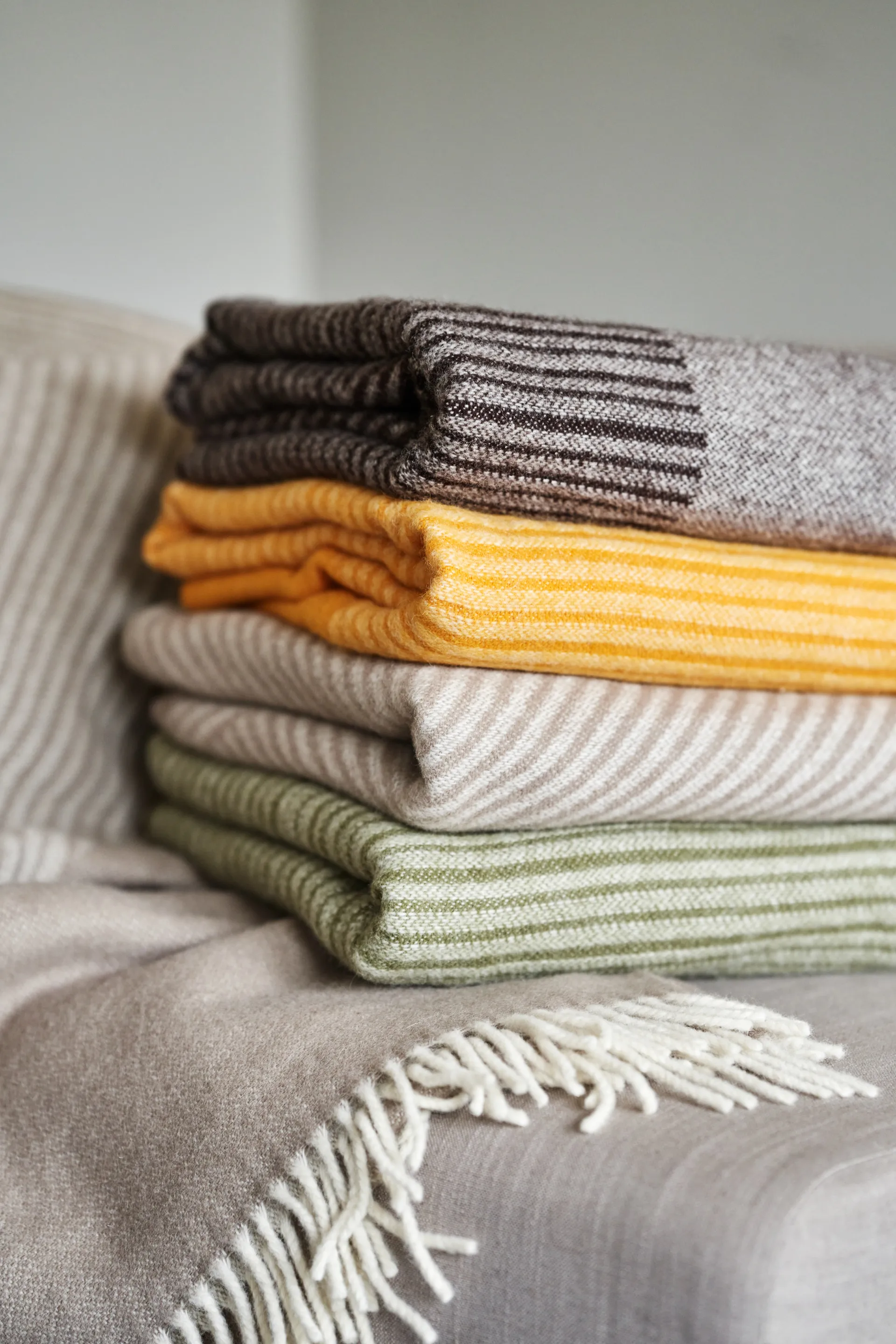 Stripes 条纹几何羊毛毯 130x185 cm, 黄色 NJRD