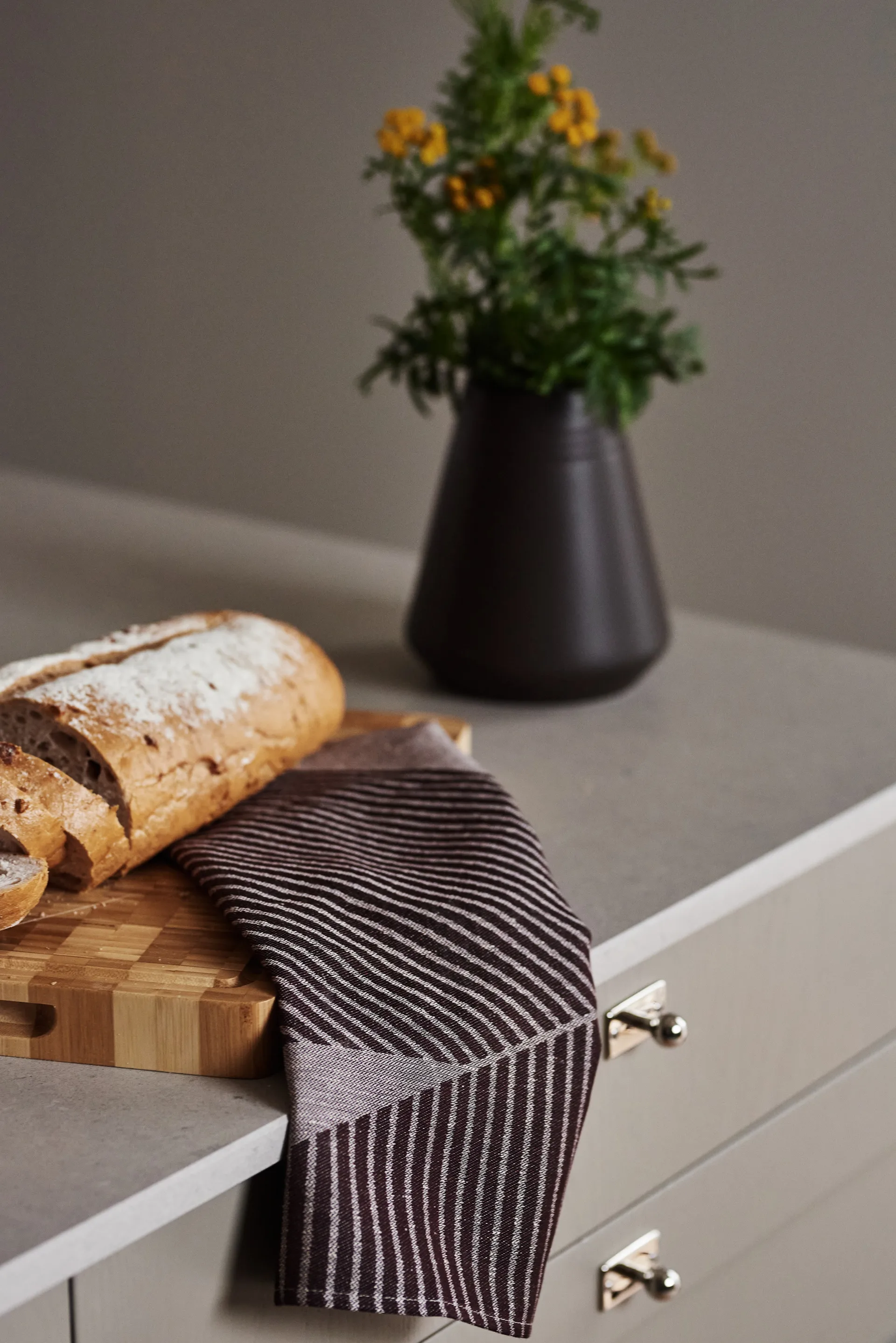 Stripes 条纹厨房巾  47x70 cm 两件套装, 棕色-白色 NJRD