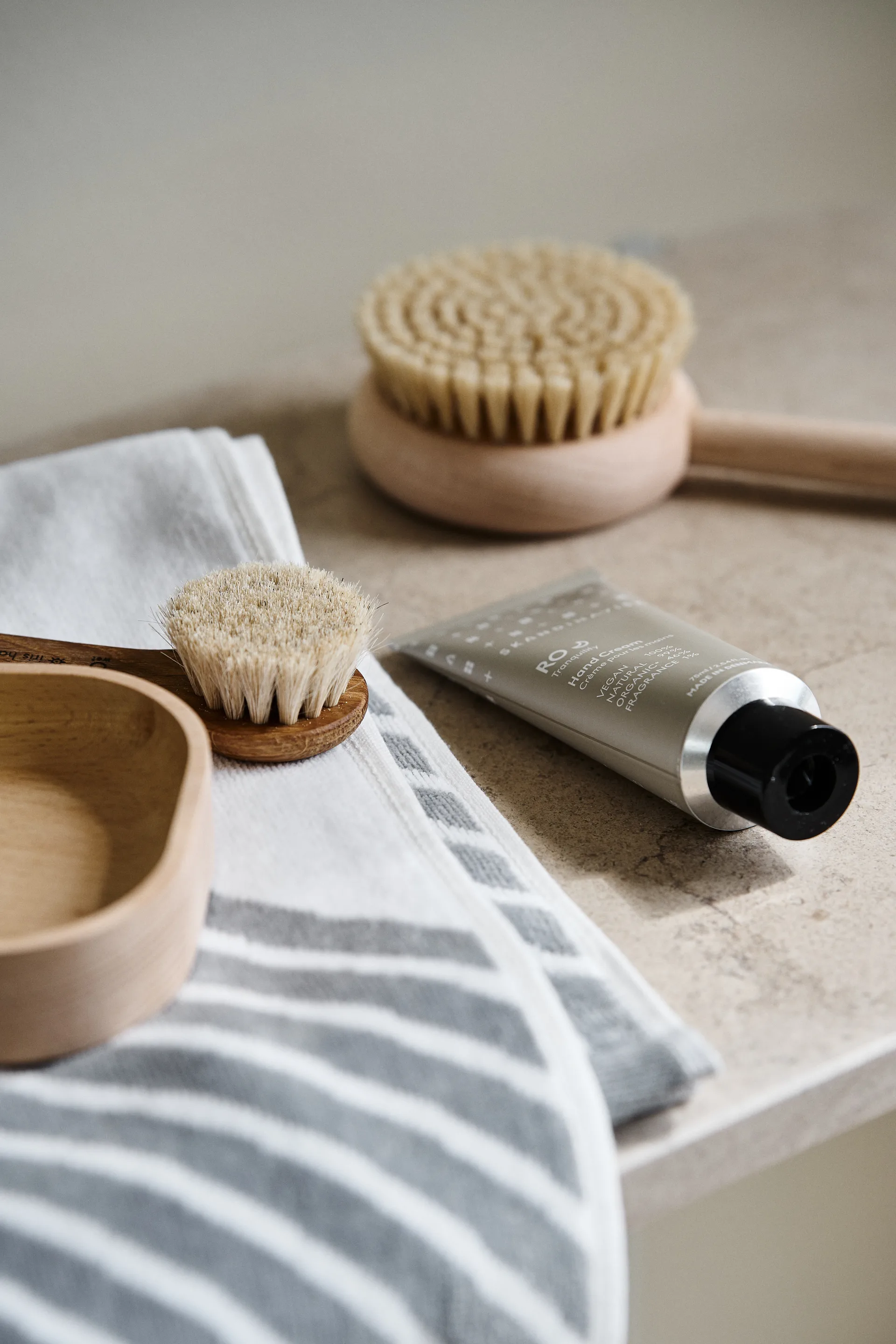 Stripes 条纹毛巾 50x70 cm, 灰色 NJRD