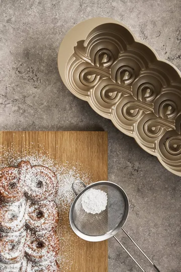 BAKE 海绵蛋糕模具 - Iris, nonstick - Nordwik