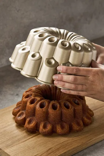 BAKE 海绵蛋糕模具 - Marigold, nonstick - Nordwik