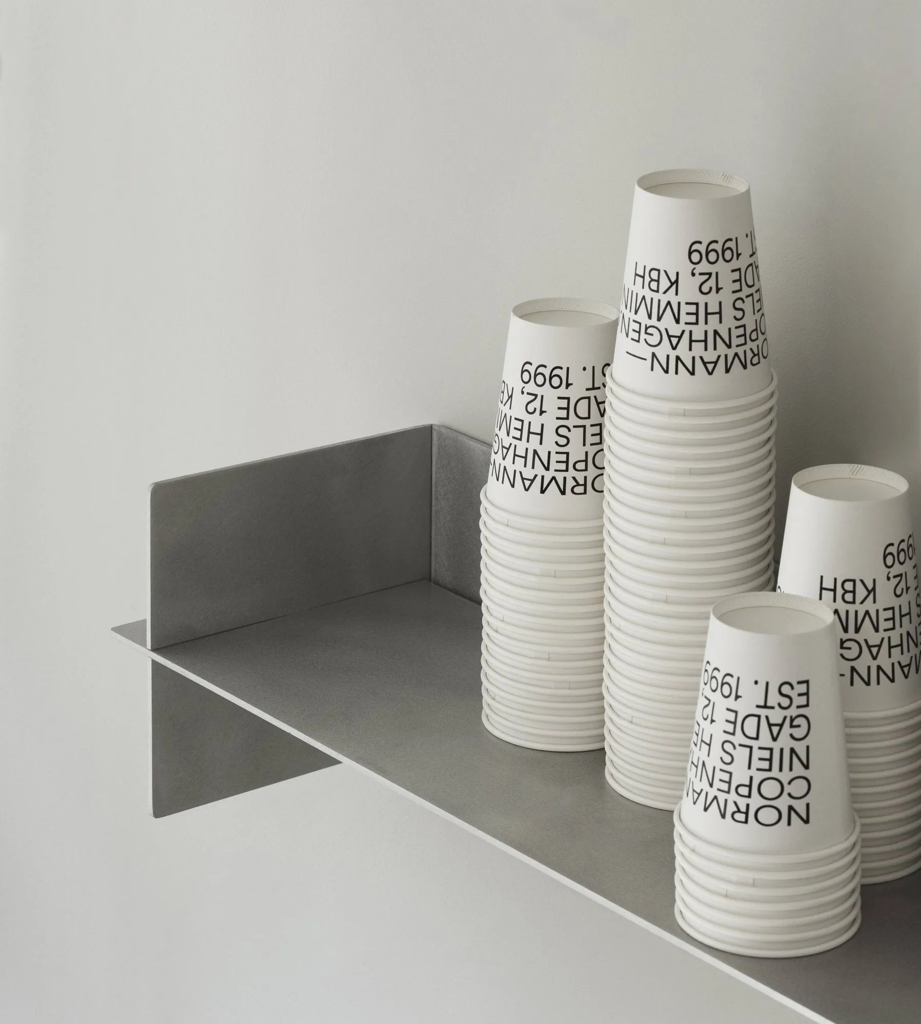 Alu 搁板置物架80cm, 铝 Normann Copenhagen
