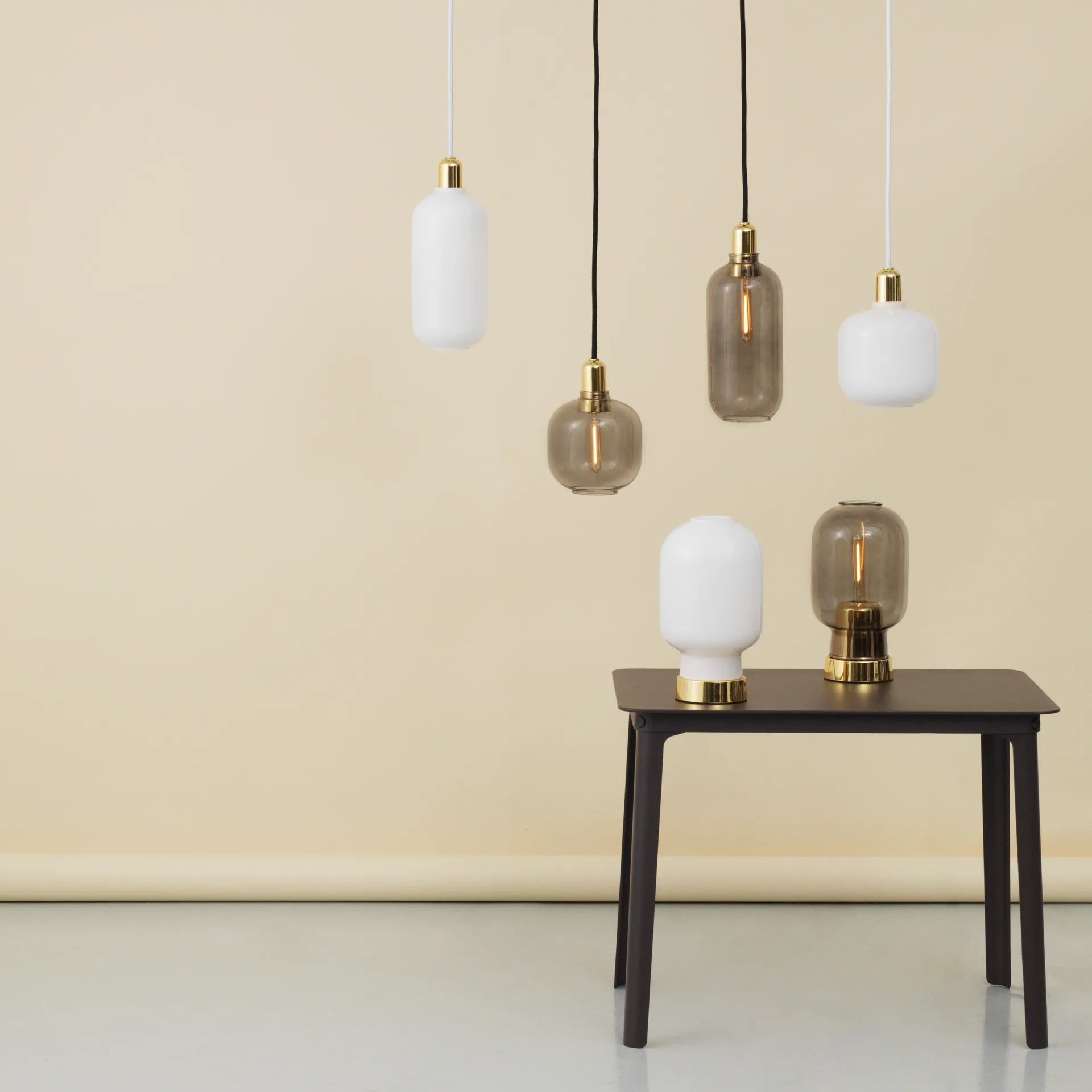 Amp 灯 小, 白色-brass Normann Copenhagen