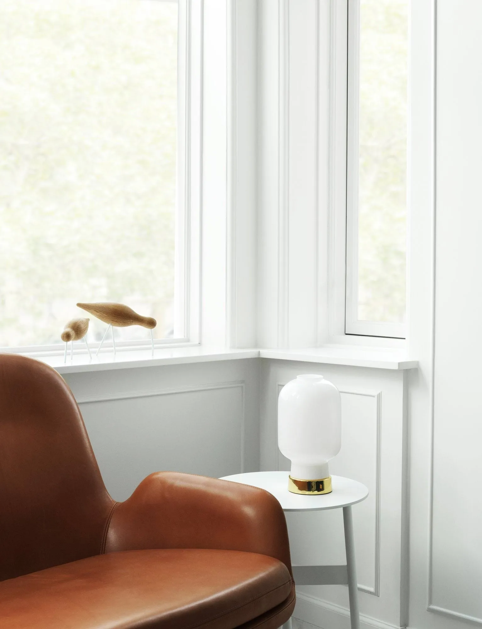 Amp台灯, 白色-brass Normann Copenhagen