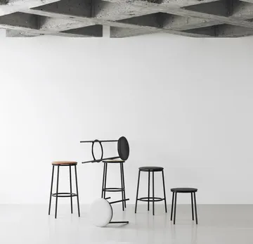 Circa 吧台凳45cm - 黑色橡木 - Normann Copenhagen