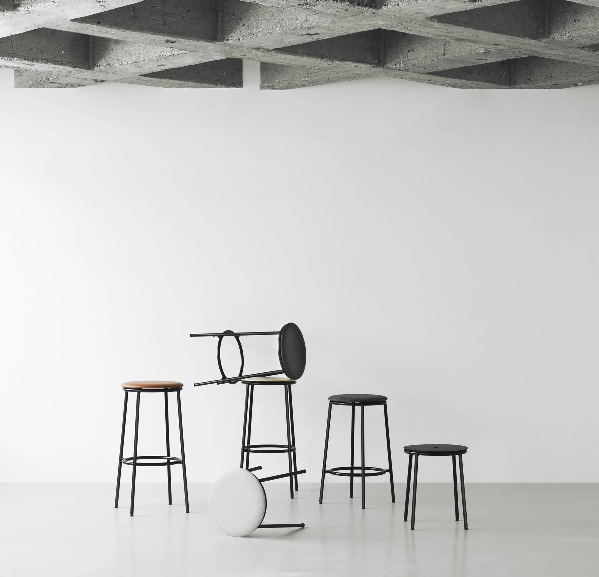 Circa 吧台椅65cm, 橡木 Normann Copenhagen