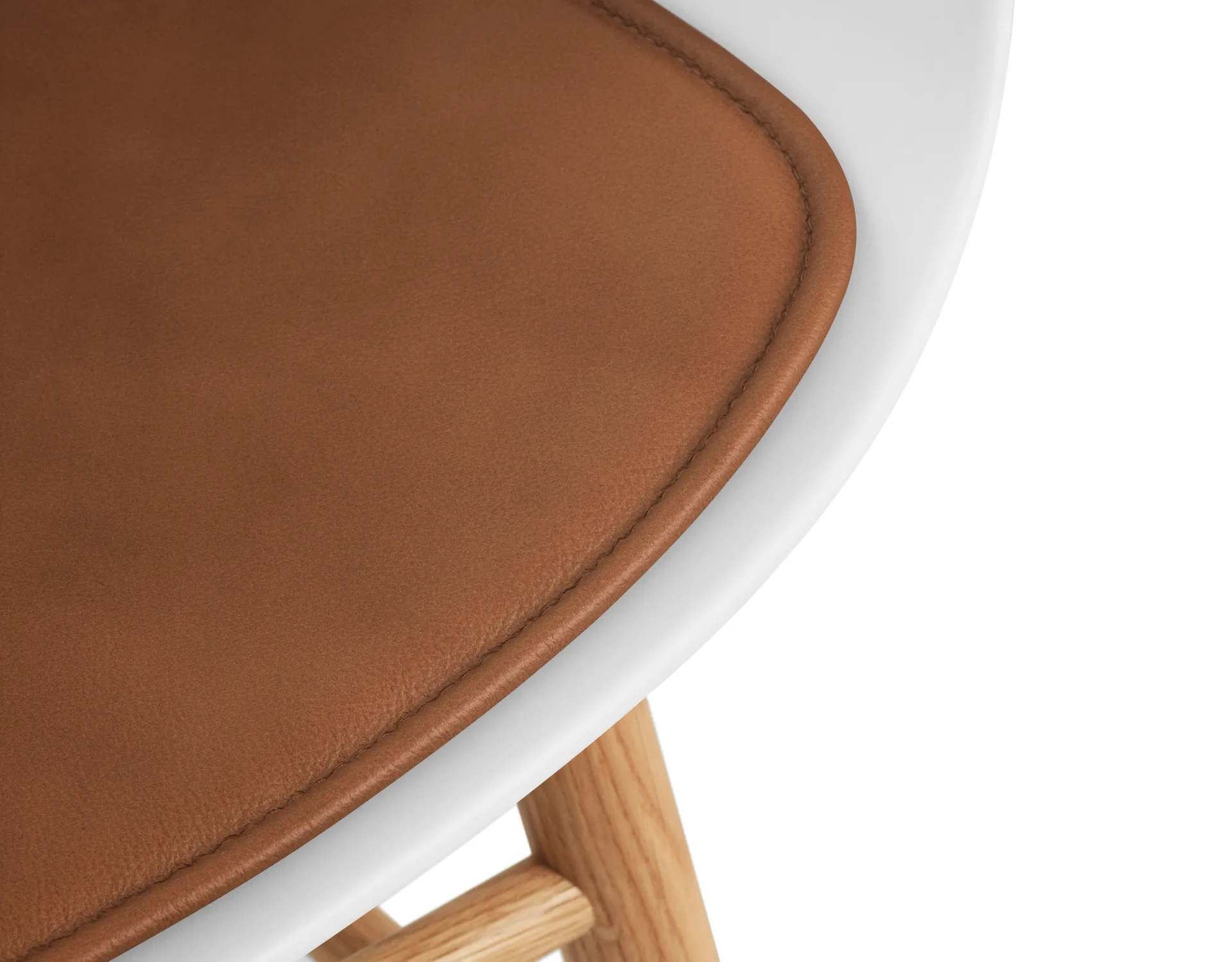 Form 超纤皮座垫, 白兰地色41574 Normann Copenhagen