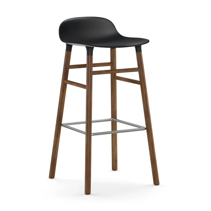 Form 吧台椅 胡桃木腿75cm - 黑色 - Normann Copenhagen