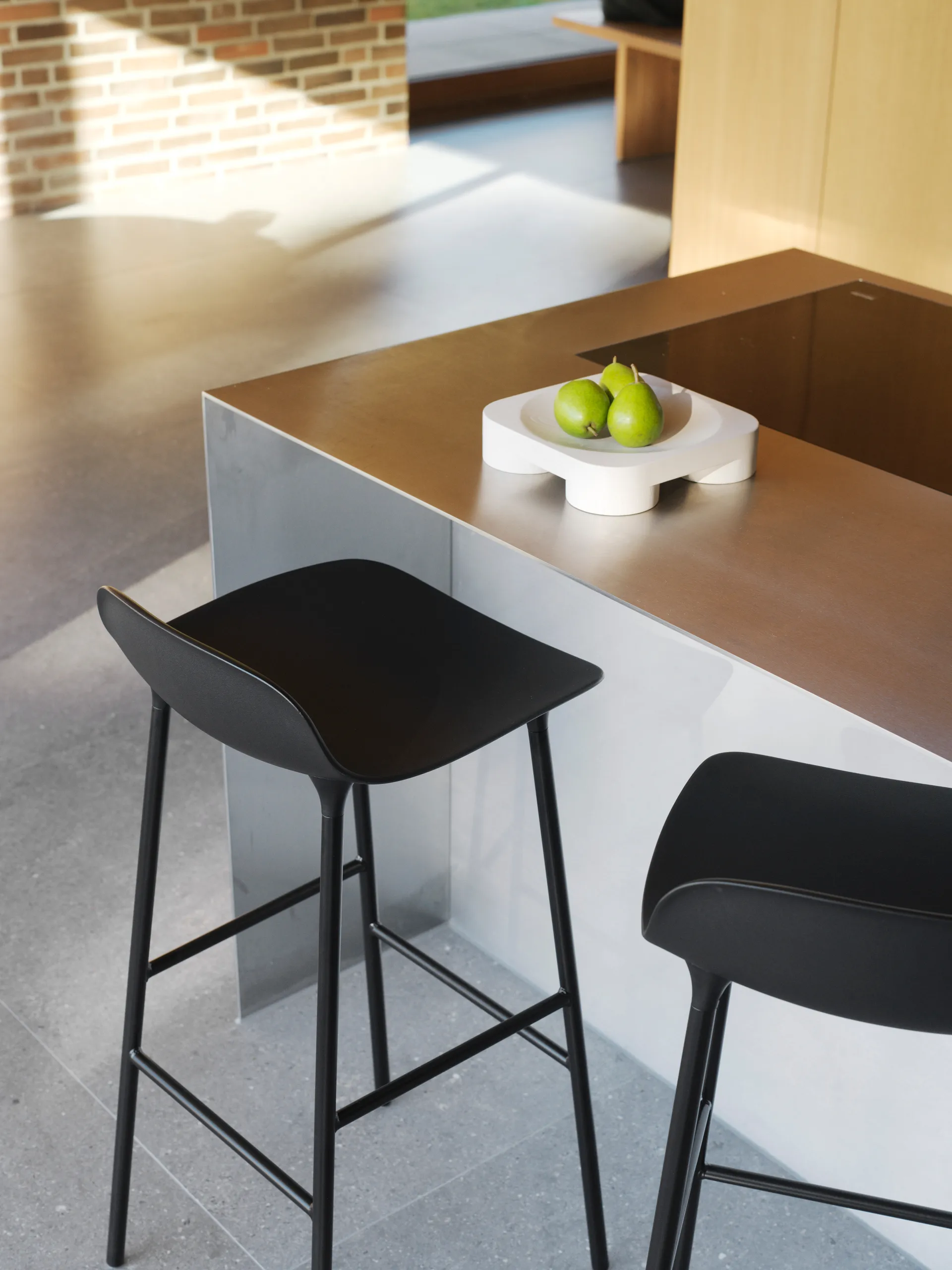 Form 吧台椅 金属腿, 黑色 Normann Copenhagen