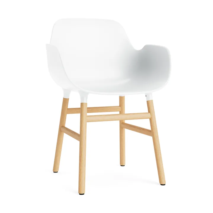 Form 扶手椅 - 白色_橡木椅腿 - Normann Copenhagen