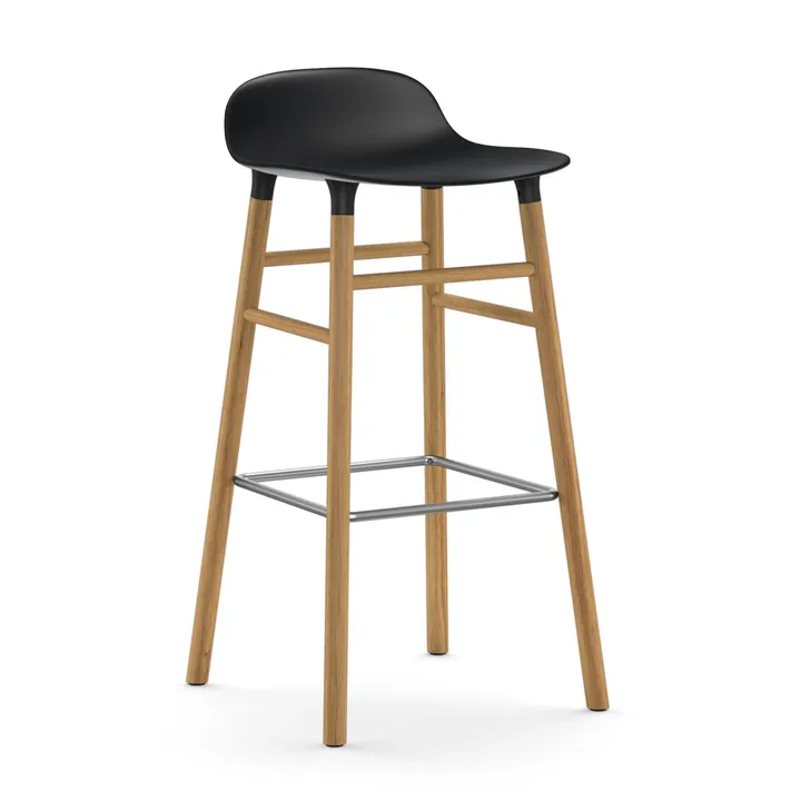 Form 吧台椅 橡木腿 - 黑色 - Normann Copenhagen