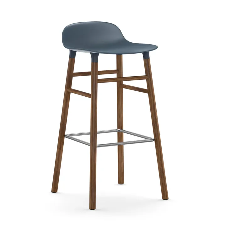 Form 吧台椅 胡桃木腿 - 蓝色 - Normann Copenhagen