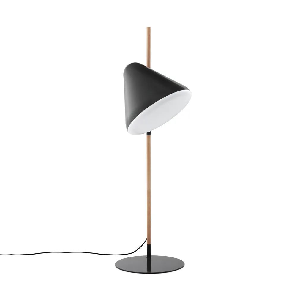 Hello 落地灯, 白色_榉木支腿 Normann Copenhagen