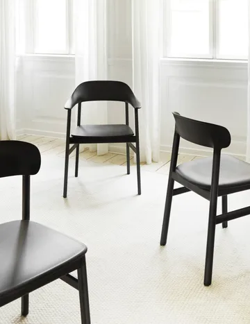 Herit 椅子 烟熏橡木 - 沙色 - Normann Copenhagen