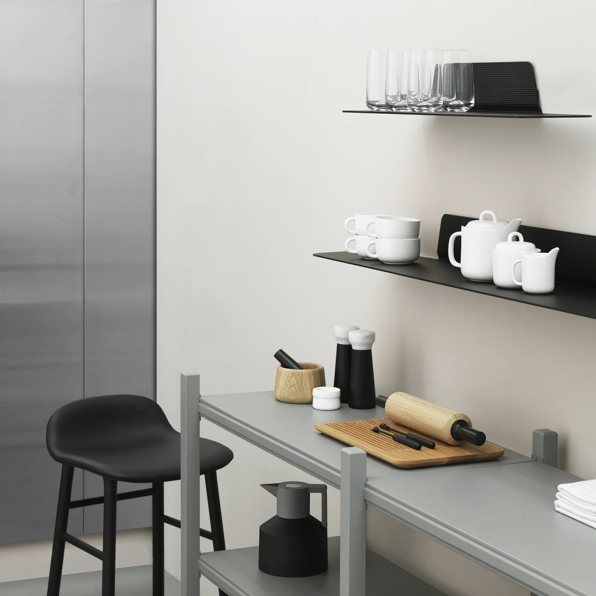 Jet 北欧简约风格置物架, 黑色_铝色_80cm Normann Copenhagen