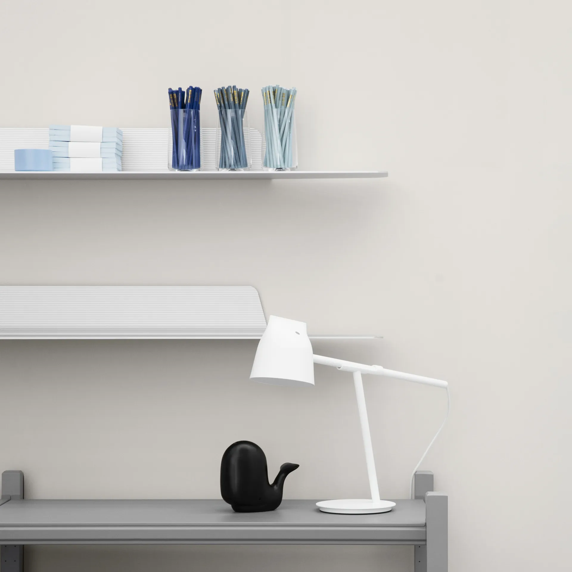 Jet 北欧简约风格置物架, 黑色_铝色_80cm Normann Copenhagen
