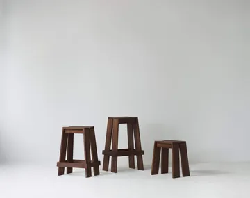 Let 北欧简约凳子小凳 - 棕色染色白蜡木 - Normann Copenhagen