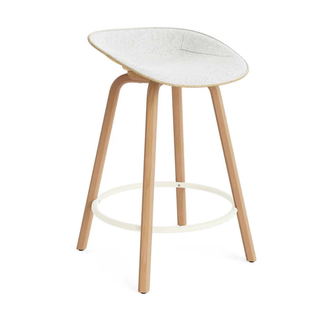 Mat 高脚凳 前饰面软包 65cm, Hallingdal 110_麻色_山毛榉_奶油色钢材 Normann Copenhagen