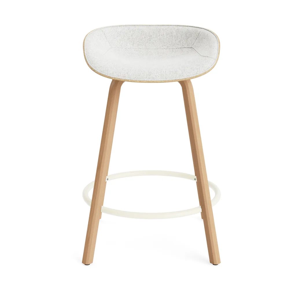 Mat 高脚凳 前饰面软包 65cm, Hallingdal 110_麻色_山毛榉_奶油色钢材 Normann Copenhagen