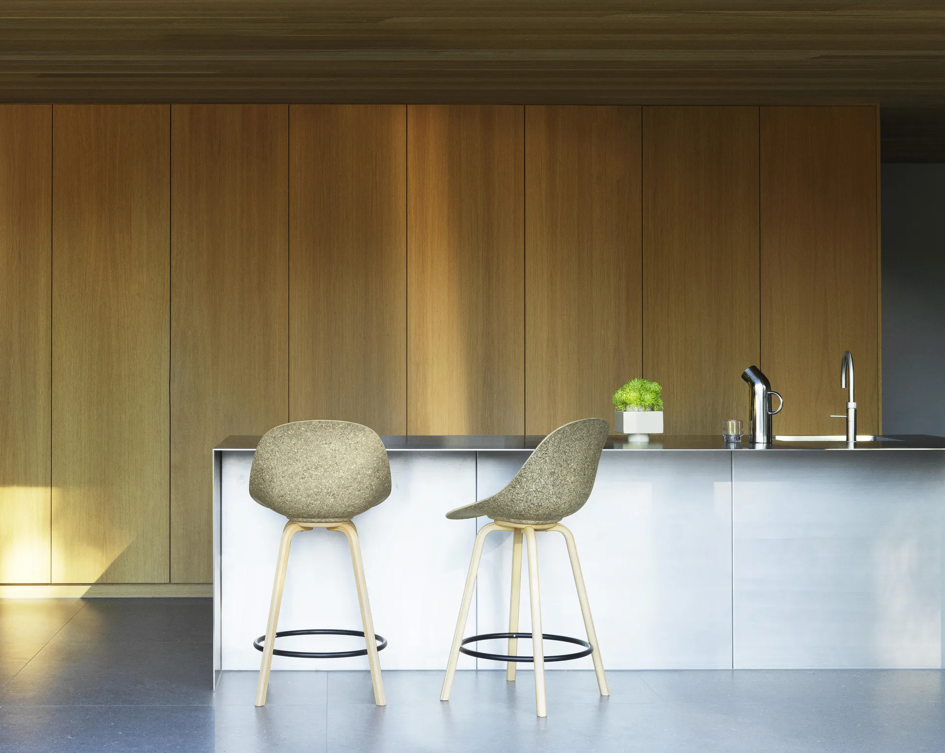 Mat Bar 椅子 bar 凳子 65 cm, Seaweed-山毛榉木-黑色 steel Normann Copenhagen