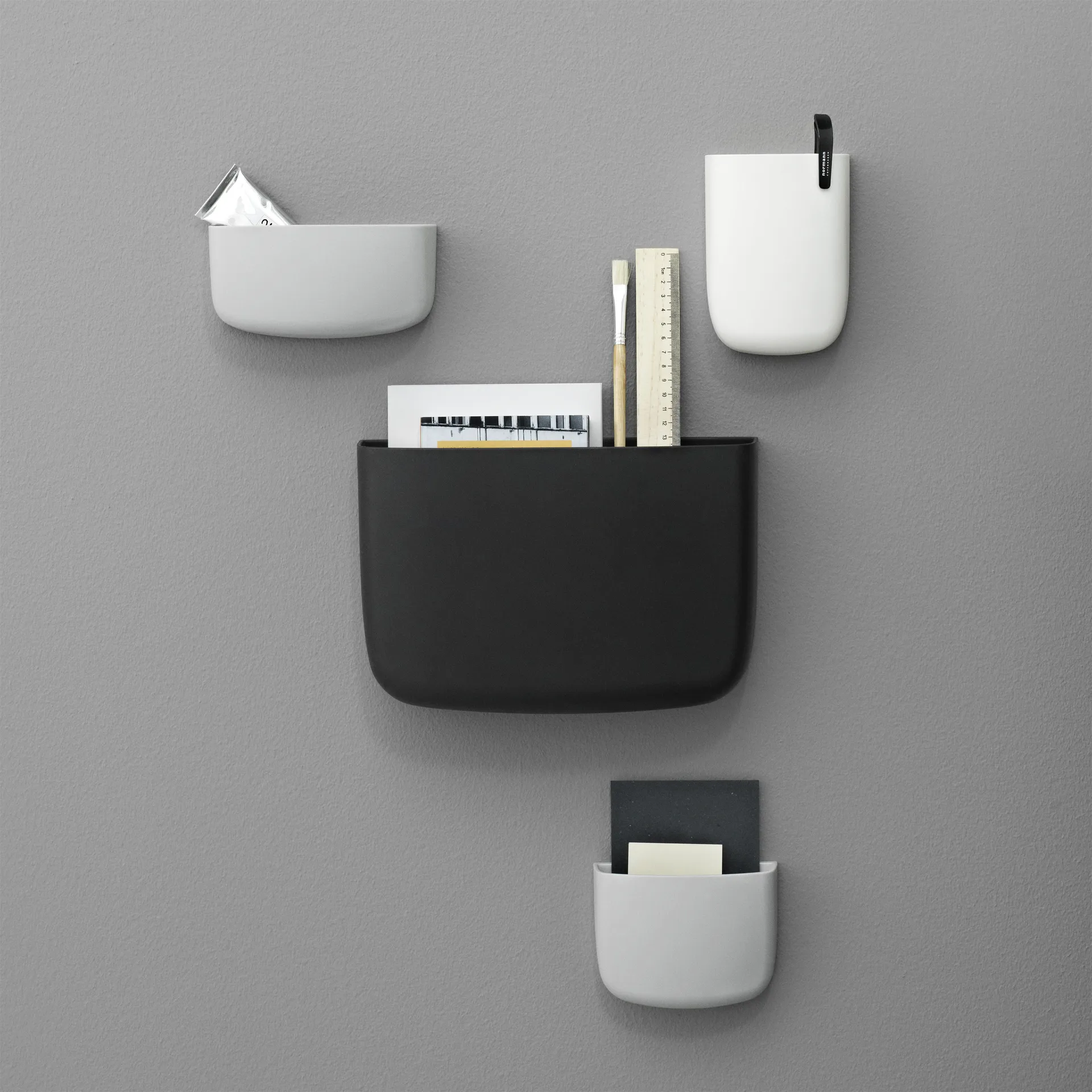 Normann Copenhagen 黑色壁挂收纳盒, nr 4 Normann Copenhagen