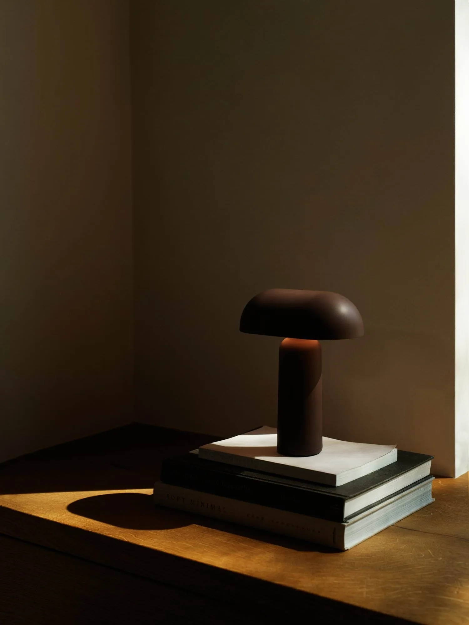 Porta 北欧简约风格台灯, 棕色 Normann Copenhagen