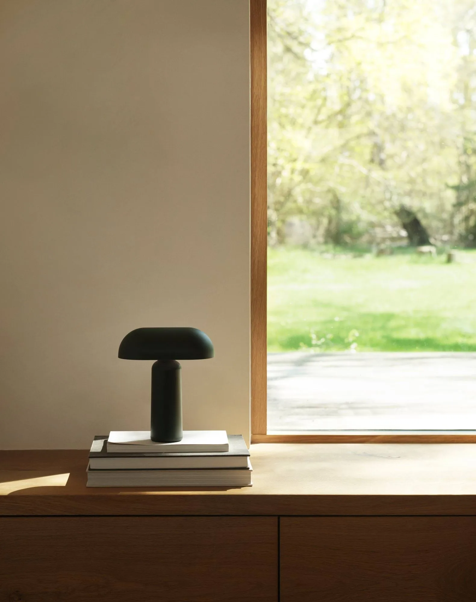 Porta 北欧简约风格台灯, 深绿色 Normann Copenhagen