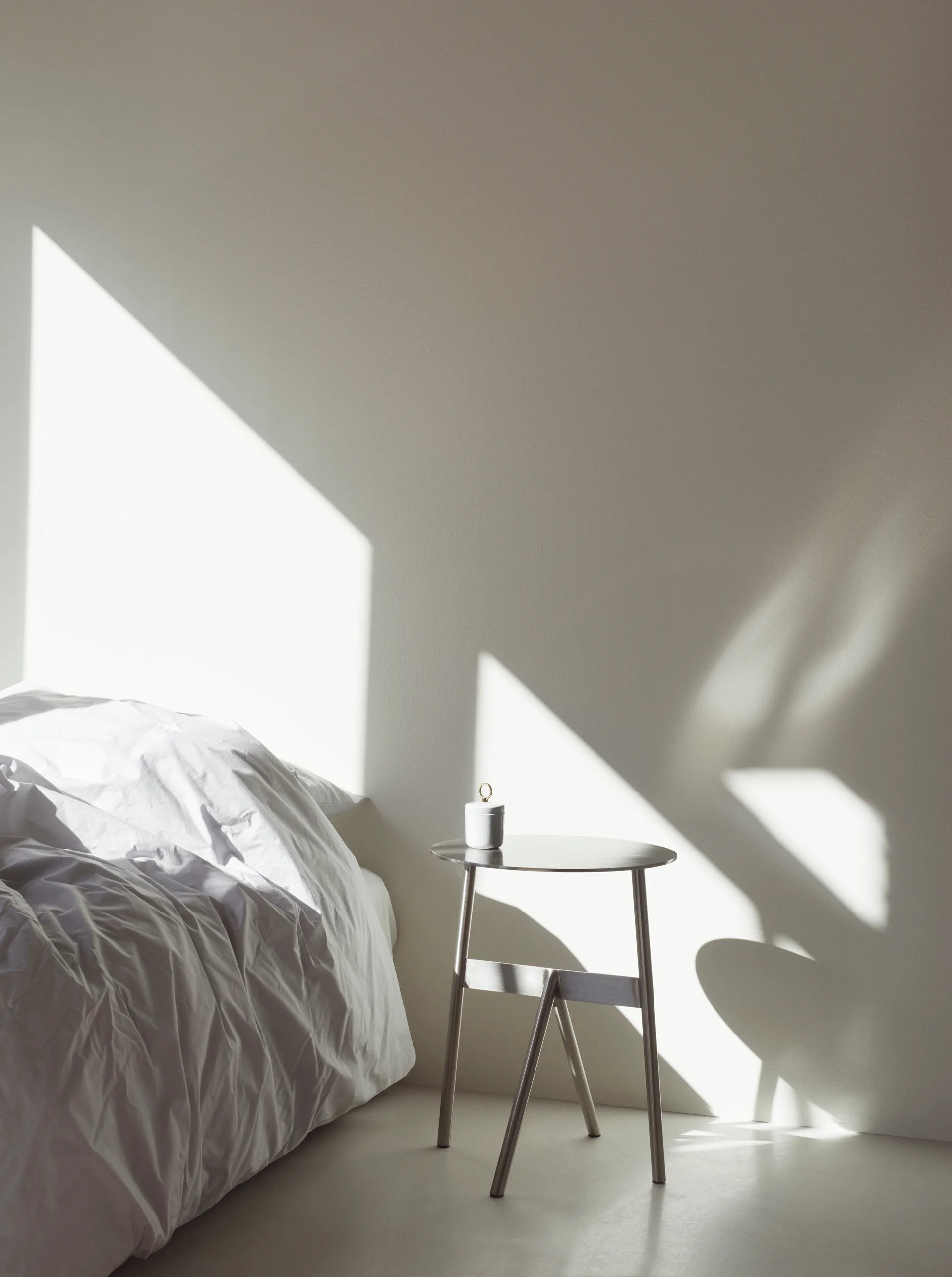 Stock Table 边几Ø37cm 高46cm, 暖灰色 Normann Copenhagen