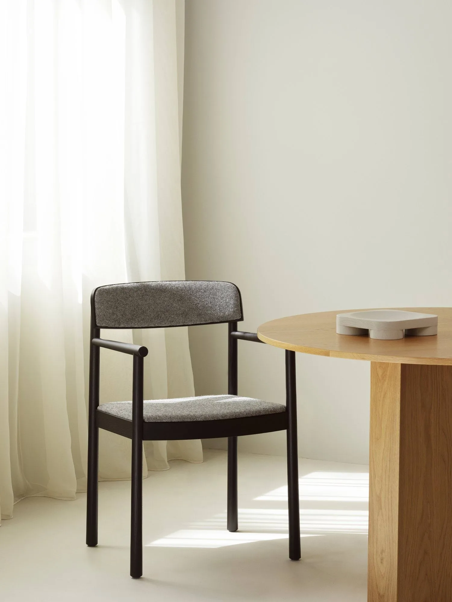 Timb 扶手椅, 黑色白蜡木_Hallingdal 166 Normann Copenhagen