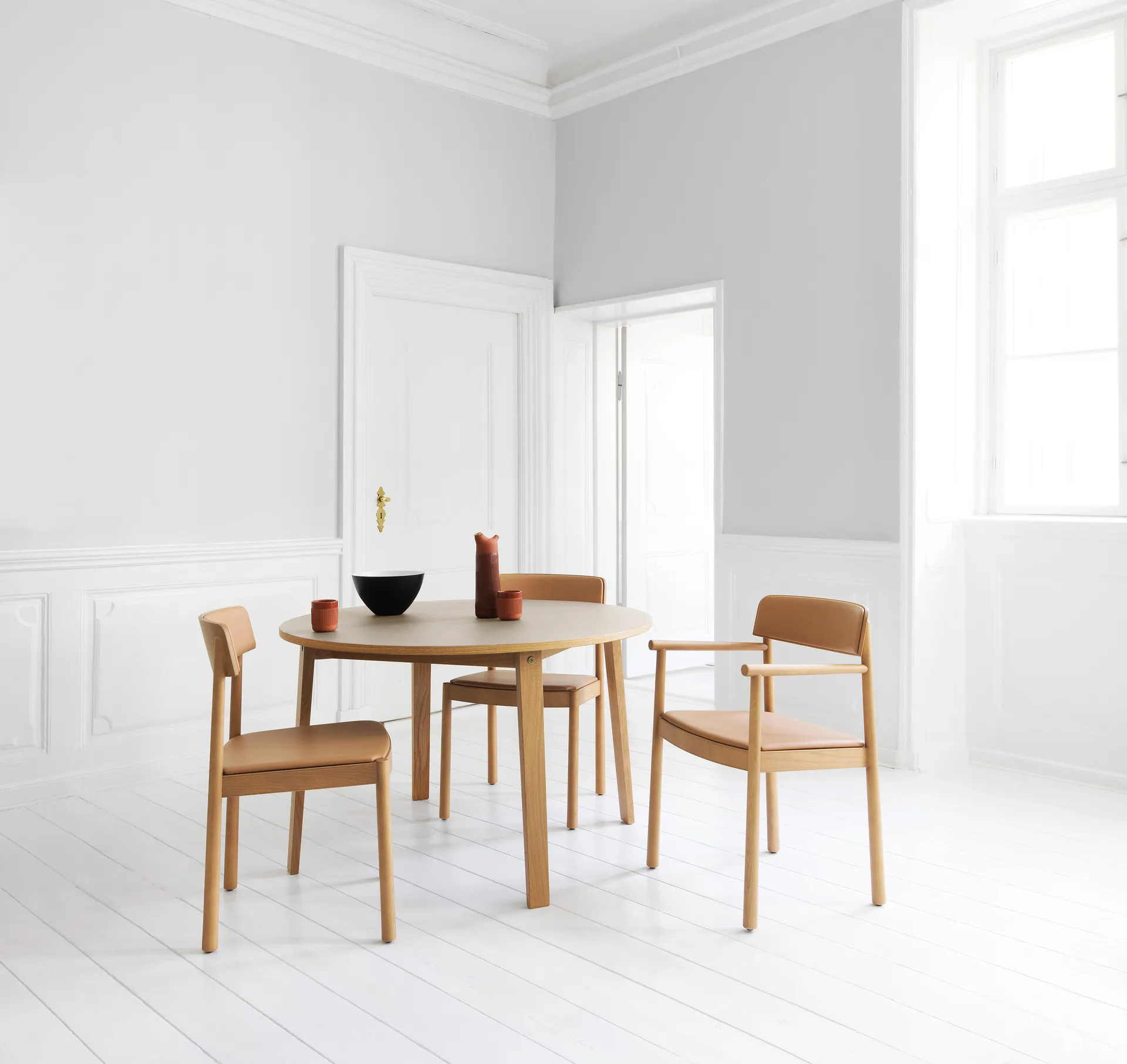 Timb 带垫椅子, 棕褐色_超纤皮革_驼色 Normann Copenhagen