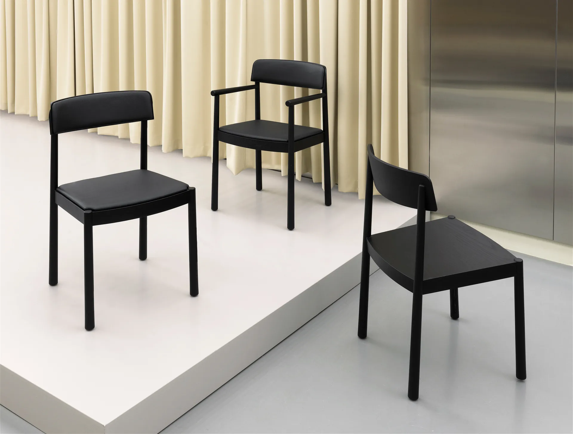 Timb 带垫椅子, 黑色_超纤皮革_黑色 Normann Copenhagen