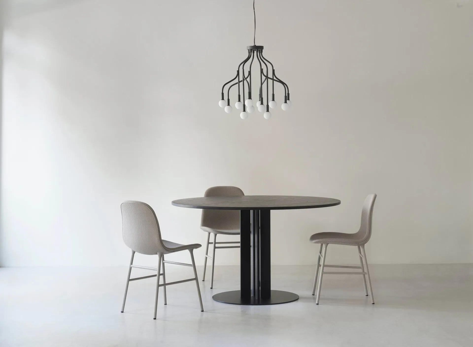 Vekst小号吸顶灯, 黑色 Normann Copenhagen